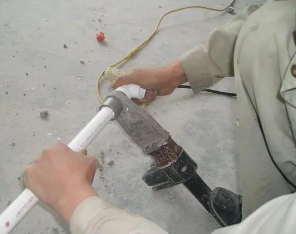 隆子漏水维修电话